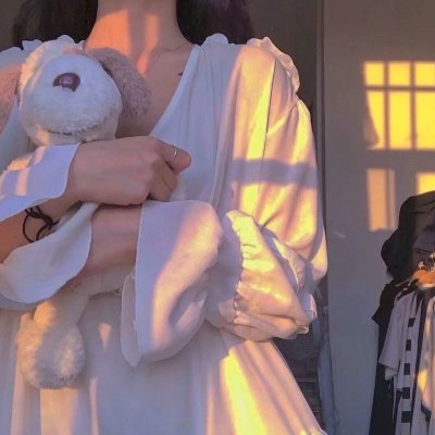 和阿姨促膝长谈后校花慌了